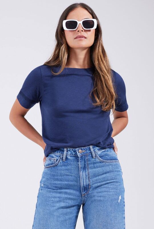 camiseta azul