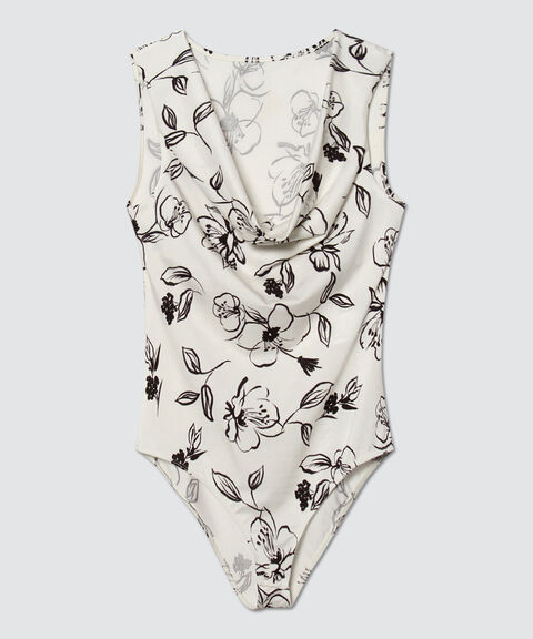 Body Estampado Con Cuello Drapeado, Negro, hi-res