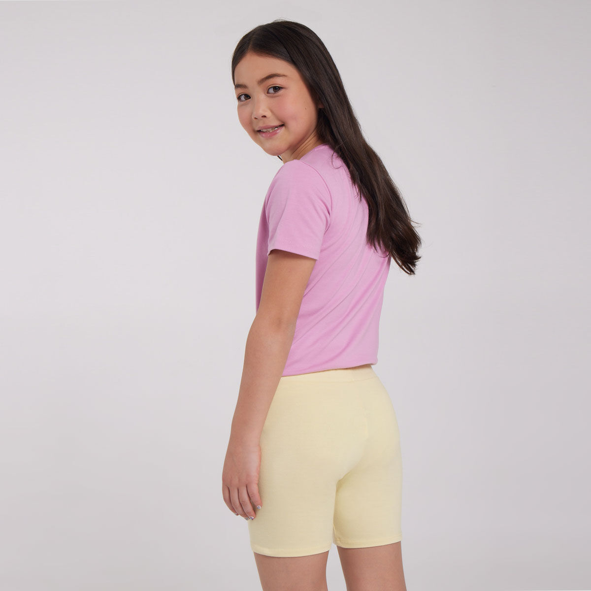 Niñas con short online