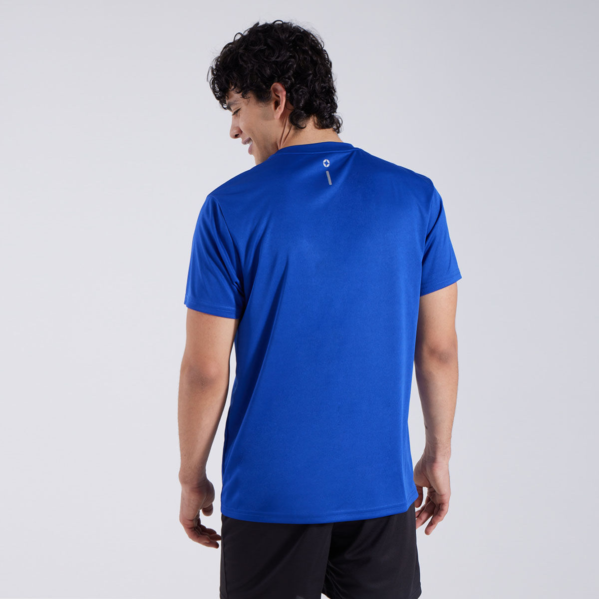 Polos deportivos para varones 2025