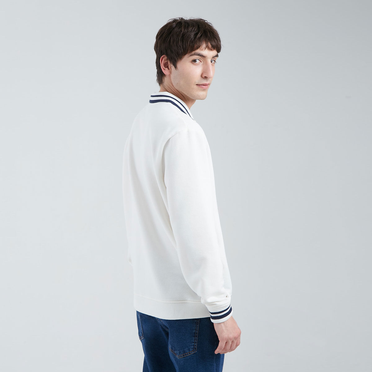 Buzos de hombre con cuello outlet