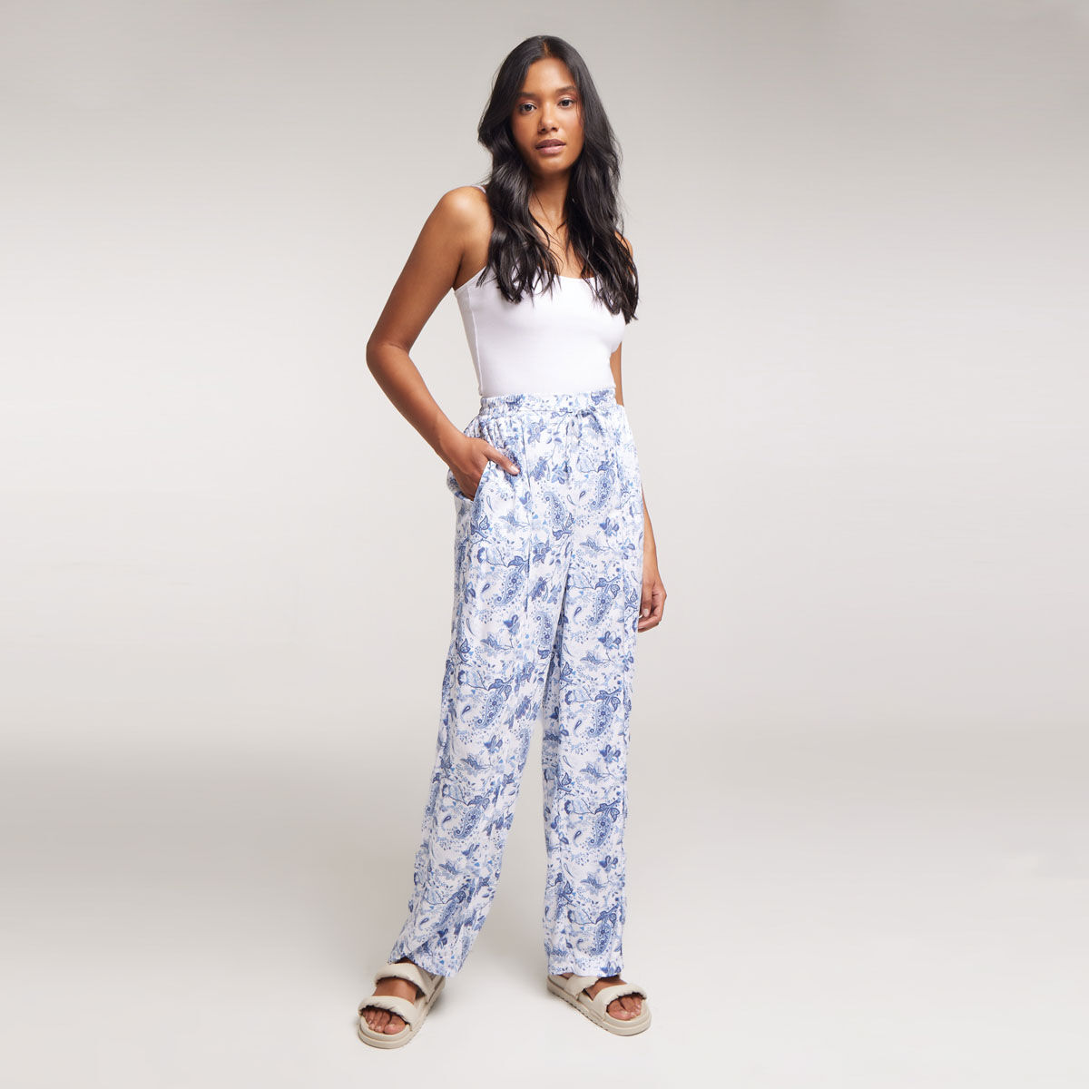 Ropa para mujer en flores 2025