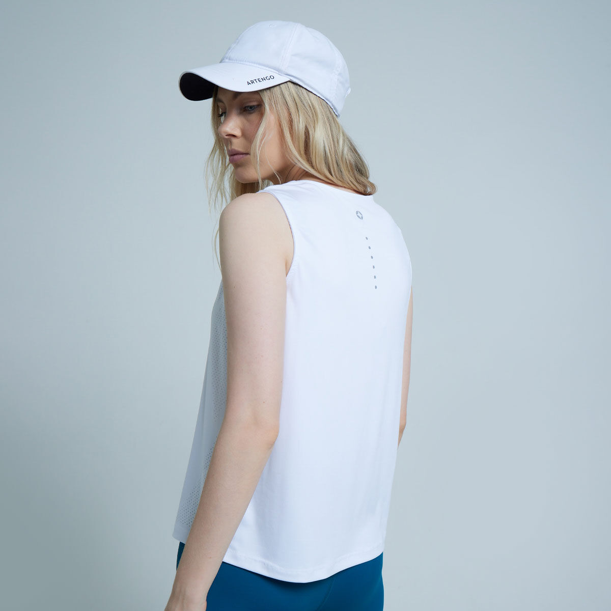 Camiseta manga sisa mujer 2025