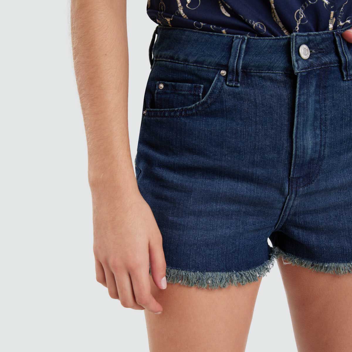 Short con flecos deals