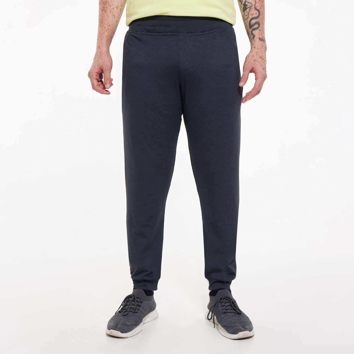 Jogger Hombre Unicolor compra online OSTU